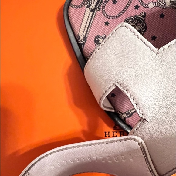 SOLD‼️ Hermes Oran sandals - Picture 5 of 11